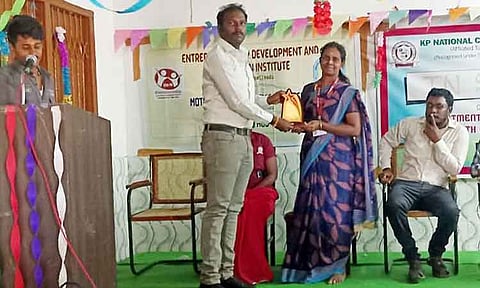 இளம் தொழில் முனைவோருக்கான விழிப்புணர்வு கருத்தரங்கு