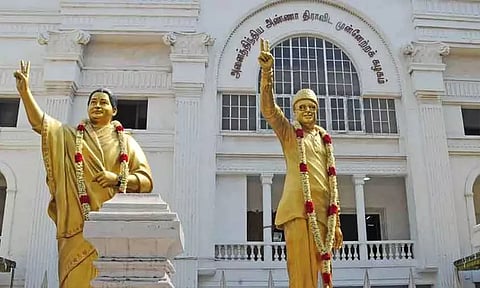 'எங்கள் கூட்டத்துக்கு மக்களை வரவிடாமல் பணம், பிரியாணி கொடுத்து தி.மு.க. தடுத்தது' - தேர்தல் கமிஷனில் அ.தி.மு.க. புகார்