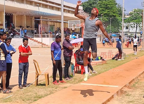 கல்லூரி மாணவர்களுக்கான விளையாட்டு போட்டி