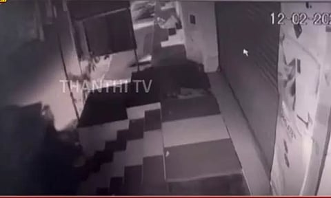 ஏடிஎம் கொள்ளை சம்பவம்: பரபரப்பு சிசிடிவி காட்சிகள் வெளியீடு