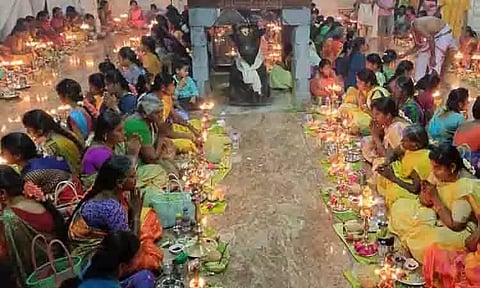 திருவிளக்கு பூஜை
