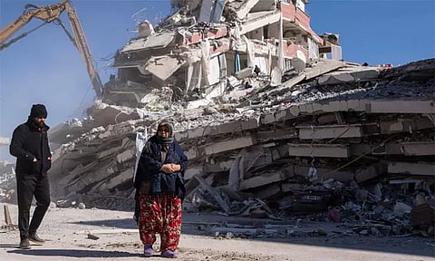 துருக்கி நிலநடுக்கம்: நாட்டை விட்டு தப்பியோடும் கட்டட வடிவமைப்பாளர்கள்..!