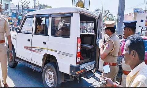 திருவண்ணாமலை ஏ.டி.எம்.களில் கொள்ளை; திருவள்ளூர் மாவட்டத்தில் போலீசார் தீவிர வாகன சோதனை