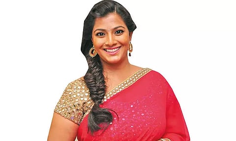 தெலுங்கில் அதிக படங்கள்: நடிகை வரலட்சுமி மகிழ்ச்சி