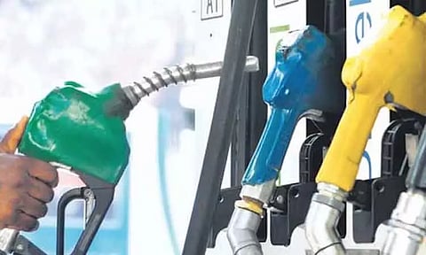 சென்னையில் பெட்ரோல் மற்றும் டீசல் விலை மாற்றமின்றி விற்பனை