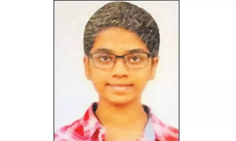 10-வது மாடியில் இருந்து குதித்து மருத்துவ மாணவி தற்கொலை