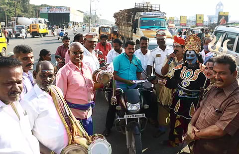 சாலை பாதுகாப்பு விழிப்புணர்வு