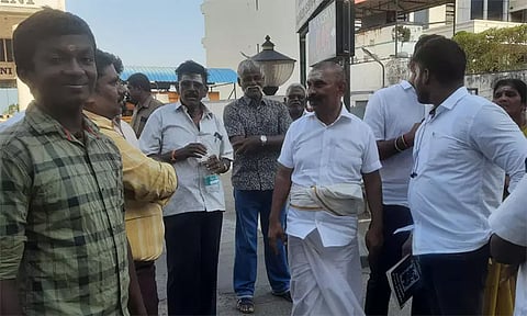 கன்னியாகுமரியில் பழமையான சிவன் கோவில்களில் முன்னாள் ஐ.ஜி. பொன் மாணிக்கவேல் ஆய்வு