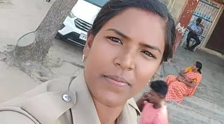 கணவருடன், பெண் போலீஸ் உள்பட 6 பேர் கைது