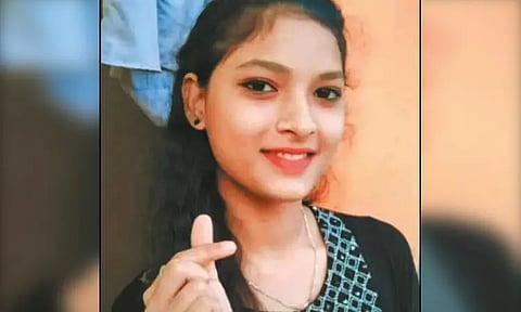 ஆஸ்பத்திரியில் தவறான சிகிச்சையால் இறந்ததாக கூறி பள்ளி மாணவி உடலை வாங்க மறுப்பு