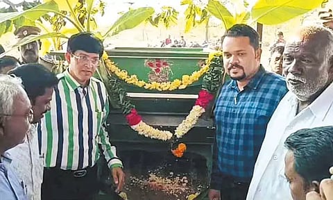 நேரடி நெல் கொள்முதல் நிலையம் திறப்பு: விவசாயிகளிடம் கூடுதல் தொகை வசூல் செய்தால் புகார் அளிக்கலாம் - ராதாகிருஷ்ணன்