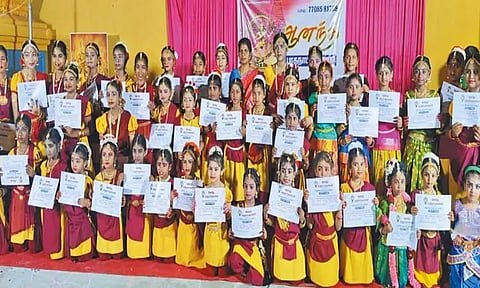 காஞ்சீபுரத்தில் ருத்திரேஸ்வரர் கோவிலில் பரதநாட்டிய நிகழ்ச்சி