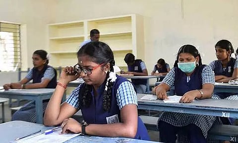 மாணவர்களுக்கு விடைத்தாள்கள் தேர்வுக்கேற்றபடி எவ்வாறு வழங்குவது? - தலைமை ஆசிரியர்களுக்கு தேர்வுத்துறை அறிவுரை