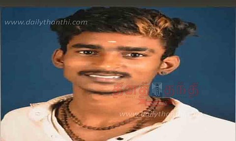 மதுரை அருகே செல்போன் பறித்ததாக வாலிபர் அடித்துக்கொலை