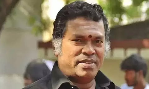 மனித வாழ்க்கை தத்துவத்தை இரண்டே வார்த்தையில் செதுக்கிய மயில்சாமி - வீட்டின் முன் எழுதியிருக்கும் வாசகம்..!