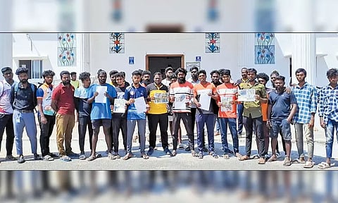 அடிப்படை வசதிகள் செய்து தரக்கோரி வட்டார வளர்ச்சி அலுவலகம் முற்றுகை