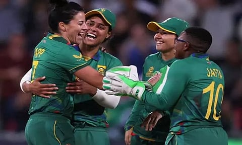 பெண்கள் டி20 உலகக்கோப்பை: வங்காளதேசத்தை வீழ்த்தி அரையிறுதிக்கு முன்னேறியது தென் ஆப்பிரிக்கா