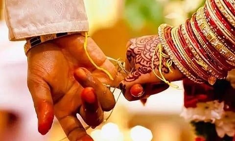 இலவச திருமணத்திற்கு அனுமதிக்கப்பட்டுள்ள திட்டச் செலவினத் தொகையை ரூ.50 ஆயிரம் ஆக உயர்த்தி அரசாணை வெளியீடு