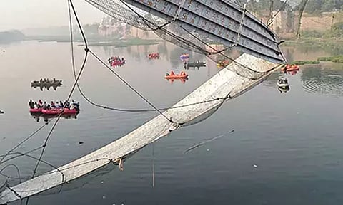 குஜராத் பாலம் விபத்து - நிதியுதவி வழங்க உத்தரவு