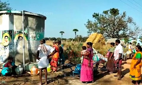 சிறுகுடி கிராமத்துக்கு காவிரி குடிநீர் வினியோகம்