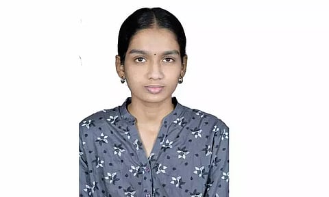 முதல்-அமைச்சருக்கு நன்றி தெரிவித்த கல்லூரி மாணவி