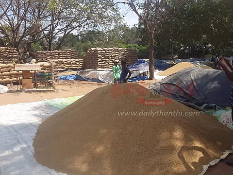 கொள்முதல் நிலையங்களில் நெல் மூட்டைகள் தேக்கம்