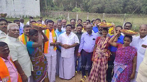 ரூ.12 லட்சத்தில் சாலை அமைக்கும் பணி