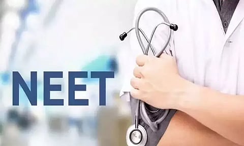 நீட் தேர்வு சட்ட திருத்தத்துக்கு எதிரான ரிட் மனுவை திரும்ப பெற்றது தமிழக அரசு