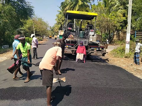 பெரியகுளம் முதல் எழுவனம்பட்டி வரைரூ.3½ கோடியில் சாலை அமைக்கும் பணி
