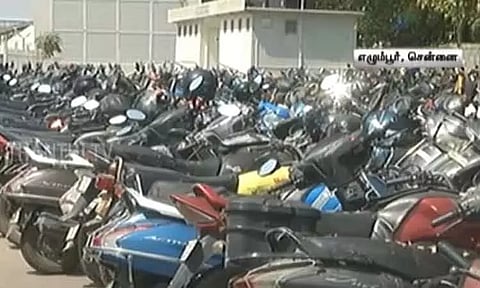 வாகன நம்பர் பிளேட்டுகளில் விதிமீறல்; சென்னை முழுவதும் போக்குவரத்து போலீசார் இன்று முதல் சோதனை