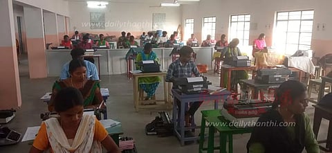 619 மாணவ, மாணவிகள் தட்டச்சு தேர்வு எழுதினர்