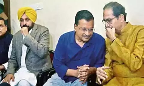 மராட்டியத்தில் அடுத்து வரும் தேர்தல்களில் உத்தவ் தாக்கரே வெற்றி பெறுவார்- அரவிந்த் கெஜ்ரிவால்