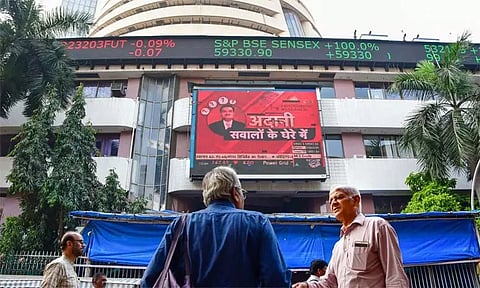 அதானி குழும பங்குகள் தொடர் சரிவு - முதலீட்டாளர்கள் அதிர்ச்சி