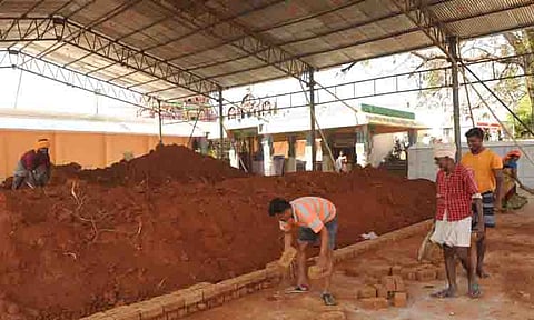 யாகசாலை அமைக்கும் பணிகள் தொடக்கம்