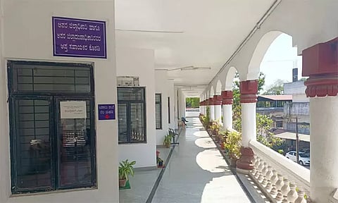 கர்நாடகாவில் அரசு ஊழியர்களுக்கு 17% சம்பள உயர்வு முதல்-மந்திரி அறிவிப்பு : காலவரையற்ற வேலை நிறுத்த போராட்டம் வாபஸ் என அறிவிப்பு