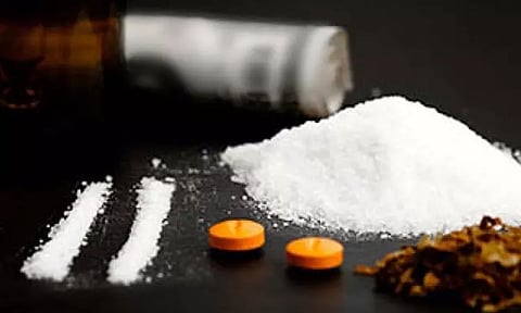 மும்பை விமான நிலையத்தில் சோப்பு கட்டிகளில் மறைத்து எடுத்துவரப்பட்ட ரூ.25 கோடி மதிப்பிலான போதை பொருட்கள் பறிமுதல்