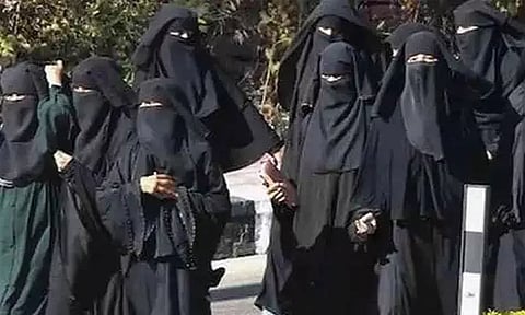 ஈரானில் மீண்டும் கொடூரம்: விஷம் கொடுக்கப்பட்ட 37 பள்ளி மாணவிகள் ஆஸ்பத்திரியில் அனுமதி