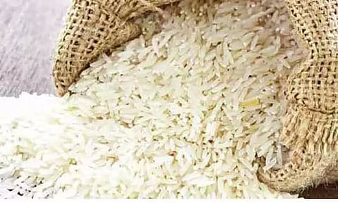 1,250 டன் ரேஷன் அரிசி வந்தது