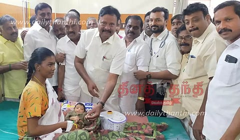 ஆரணி அரசு மருத்துவமனையில் மார்ச் 1-ந் தேதி பிறந்த குழந்தைகளுக்கு தங்க மோதிரம்