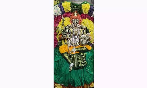 மேல்மலையனூர்அங்காளபரமேஸ்வரி அம்மன் கோவிலில் கும்பப்படையல் விழா