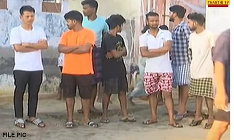 வடமாநிலத்தவர்கள் தாக்கப்படுவதாக வதந்தி பரப்பிய விவகாரம்: 3 பேர் மீது வழக்குப்பதிவு செய்து தமிழக போலீசார் அதிரடி