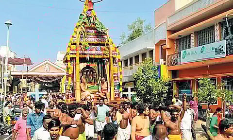 காஞ்சீபுரம் காமாட்சி அம்மன் கோவிலில் தேர் திருவிழா