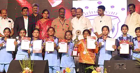 ஒழுக்கம் நிறைந்த மாணவர்களால் தான் சிறந்த சமுதாயத்தை உருவாக்க முடியும்; அமைச்சர் அர.சக்கரபாணி பேச்சு