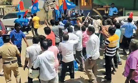 போரூரில் நாம் தமிழர்-ஆதித்தமிழர் கட்சியினர் இடையே மோதல் - கல், கட்டையால் தாக்கிக் கொண்டதால் பரபரப்பு