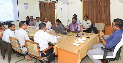 பால், தயிர், மோர் விற்பனையை அதிகரிக்க வேண்டும்