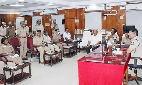 அதிக குற்றங்கள் நடைபெறும் இடத்தில் கண்காணிப்பு கேமரா பொருத்த நடவடிக்கை