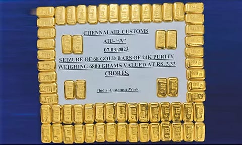 சிங்கப்பூர், மலேசியாவில் இருந்து கடத்தல்... சென்னை விமான நிலையத்தில் ரூ.3½ கோடி தங்கம் பறிமுதல் - பெண் உள்பட 3 பேர் கைது