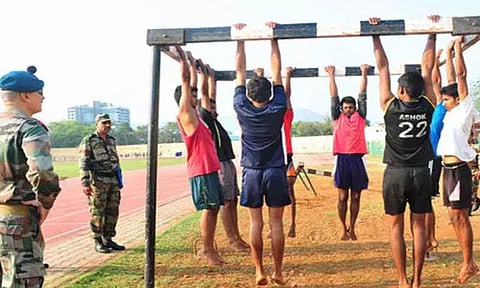 ராணுவ ஆள் சேர்ப்புக்கான எழுத்து தேர்வு ஆங்கிலம், இந்தியில் நடத்தப்படும் - ராணுவ ஆள் சேர்ப்பு பிரிவு இயக்குனர்