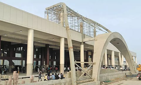 சென்னை அருகே கட்டப்பட்டு வரும் கிளாம்பாக்கம் புறநகர் பஸ் நிலையம் விரைவில் பயன்பாட்டுக்கு வரும் - அமைச்சர் சேகர்பாபு தகவல்