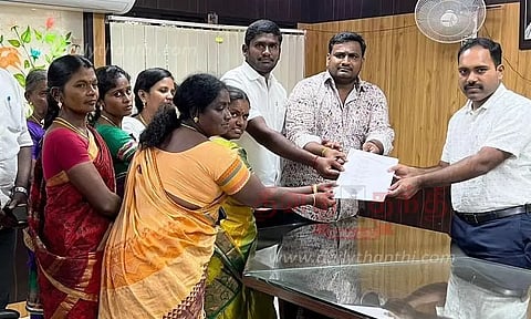 சங்கராபுரம் ஊராட்சி மன்ற கூட்டத்தில் இருந்து 11 பேர் வெளிநடப்பு கலெக்டரிடம் புகார்